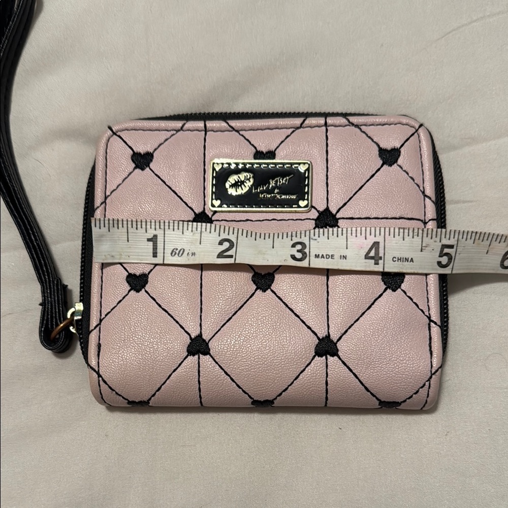 Betsey Johnson Pink Quilted Heart Accent Wristlet Wallet - Picture 2 of 4